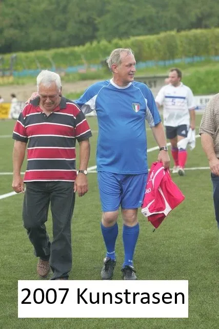 2007: Rudi Retsch auf dem Kunstrasen