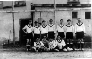 Die Mannschaft an der Grässelmühle, den Anfängen des Vereins