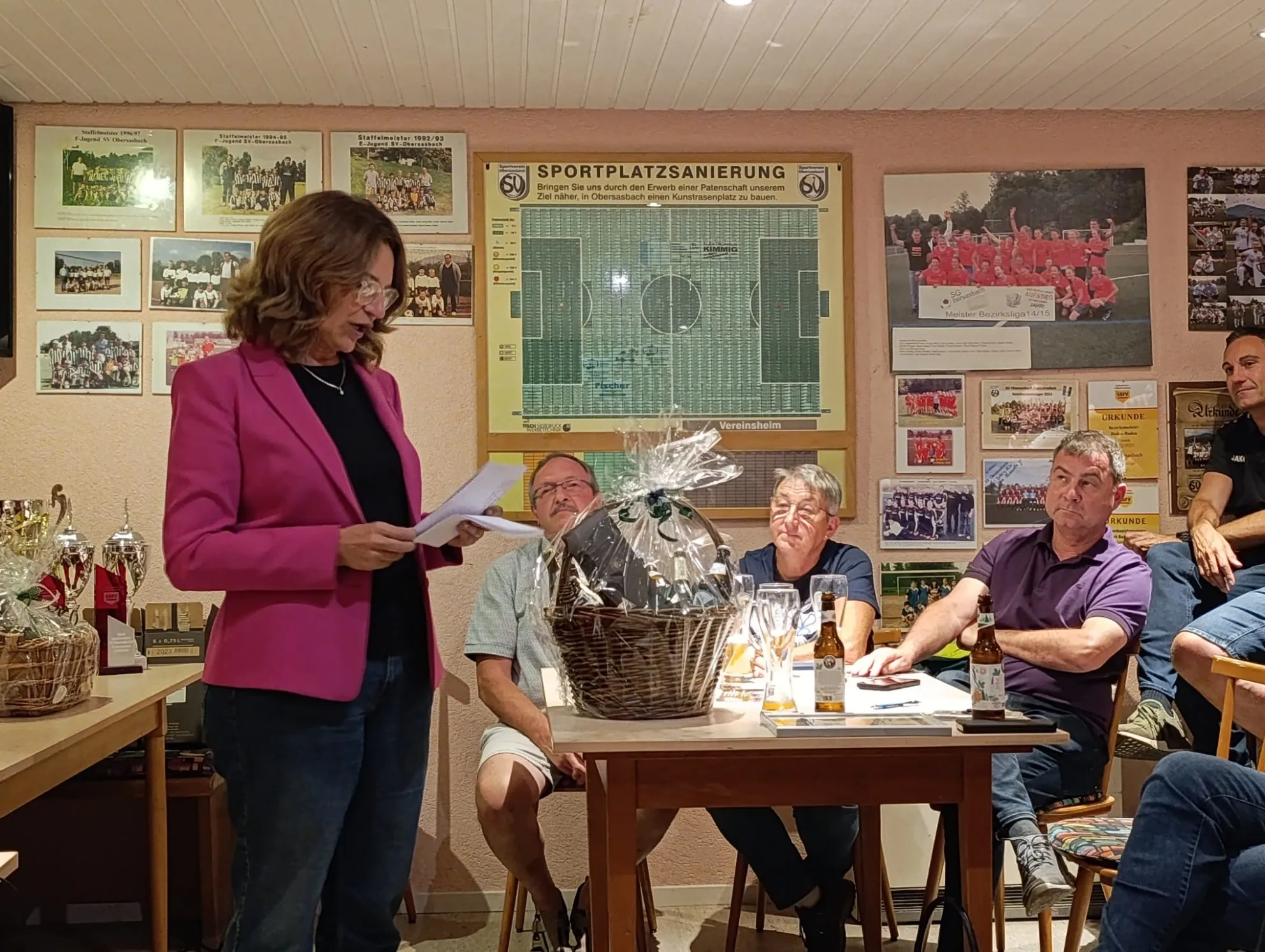 Bürgermeisterin Dijana Opitz bei der Leitung der Neuwahlen